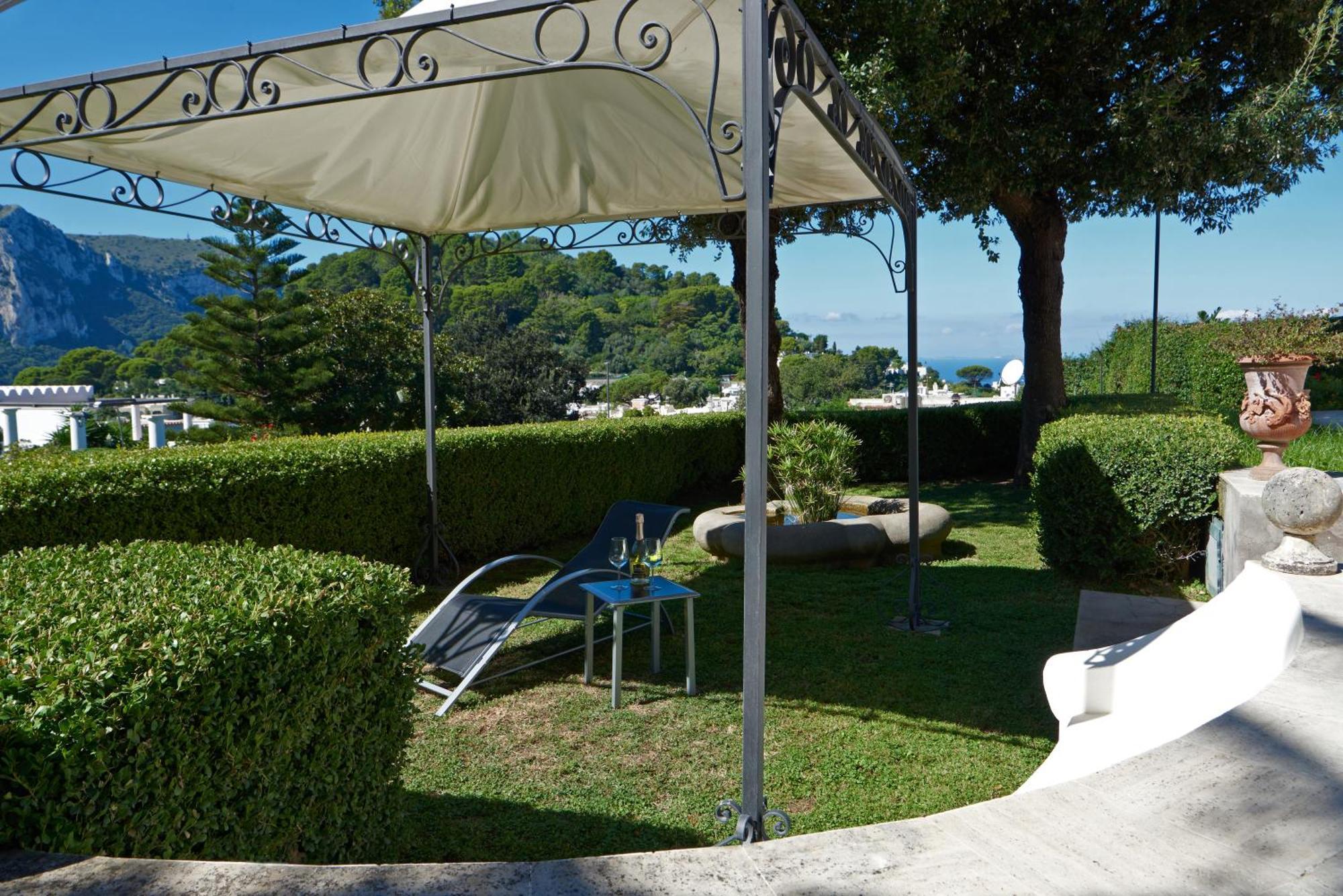 La Casa Dei Merli Capri Luaran gambar