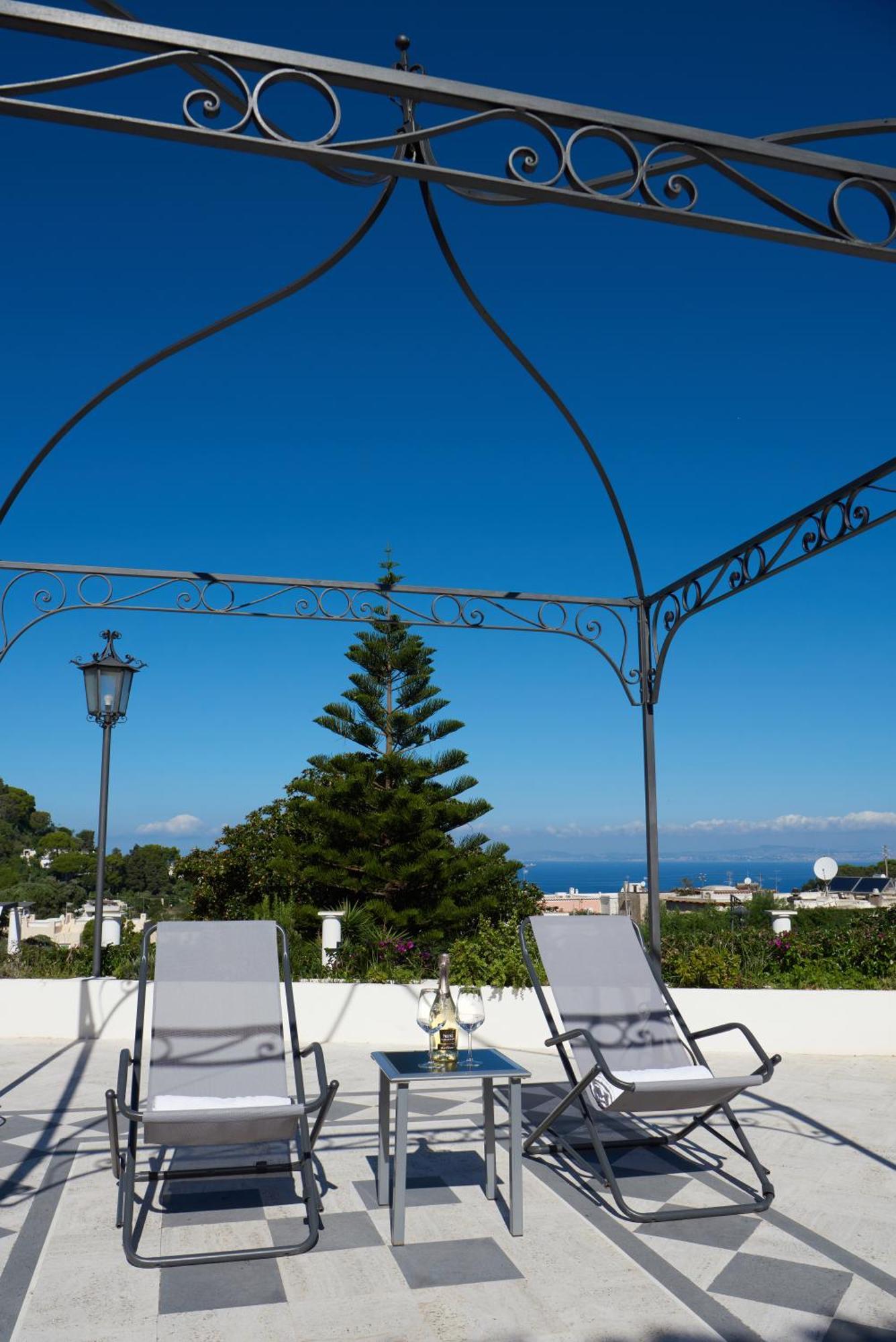 La Casa Dei Merli Capri Luaran gambar