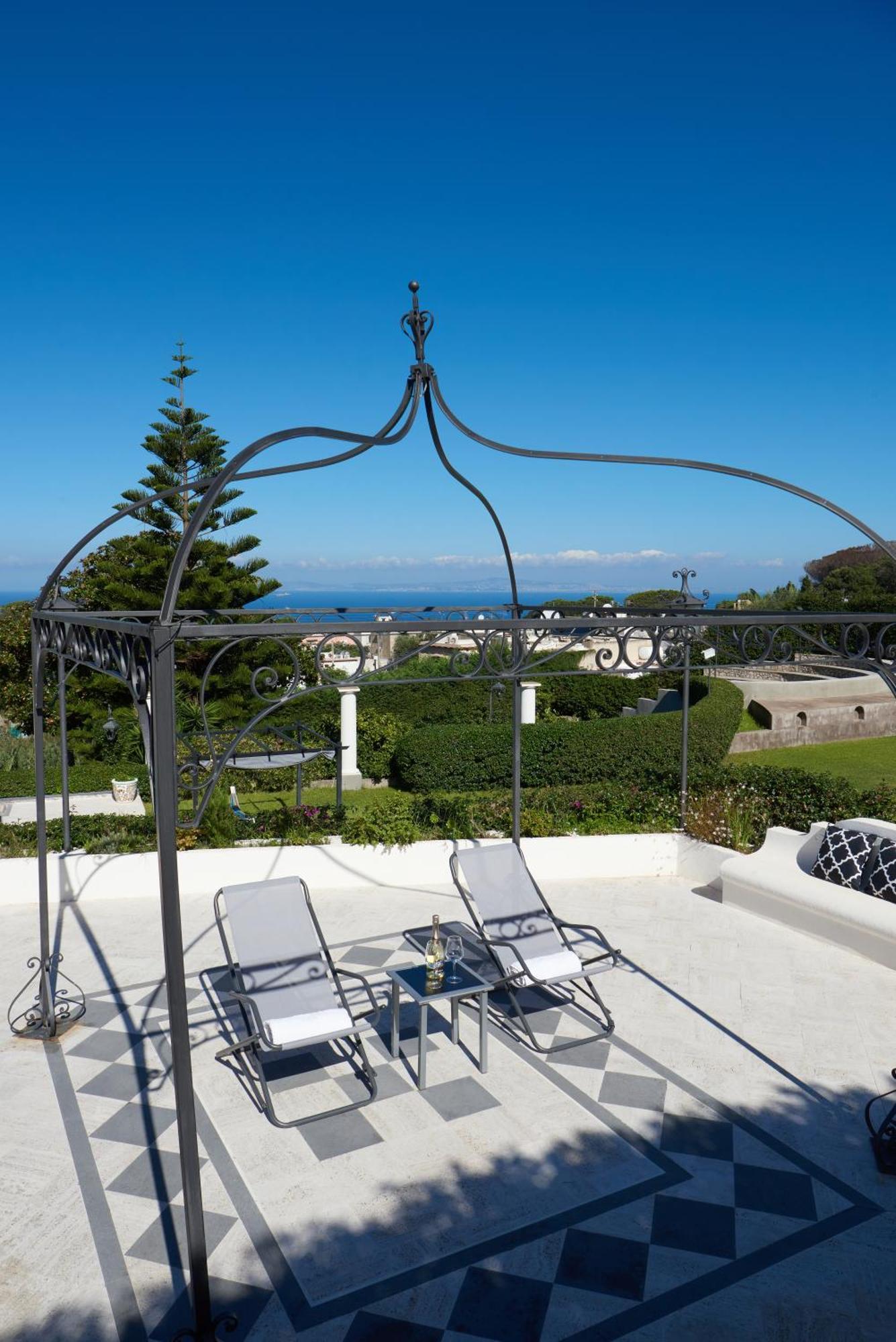 La Casa Dei Merli Capri Luaran gambar