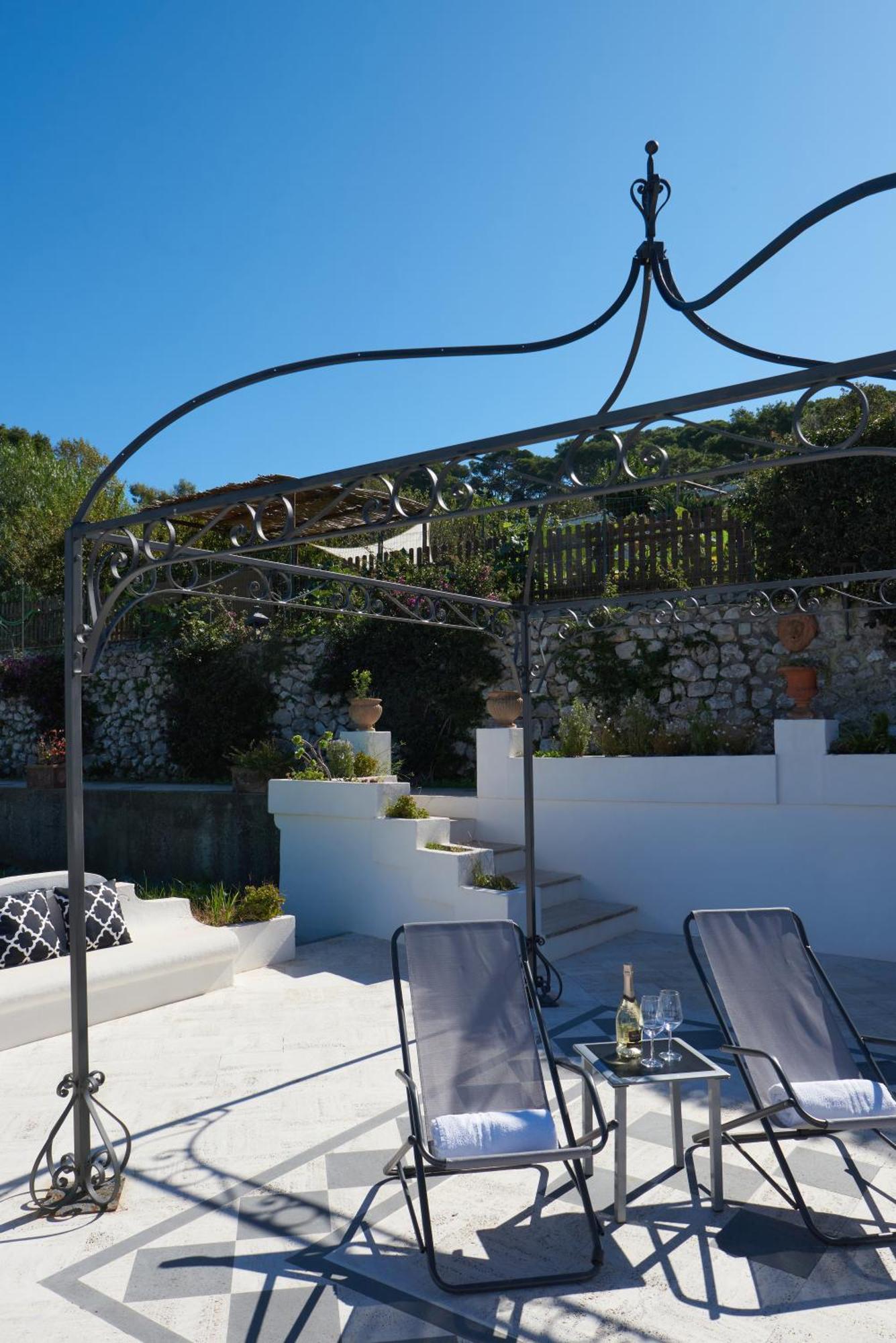 La Casa Dei Merli Capri Luaran gambar