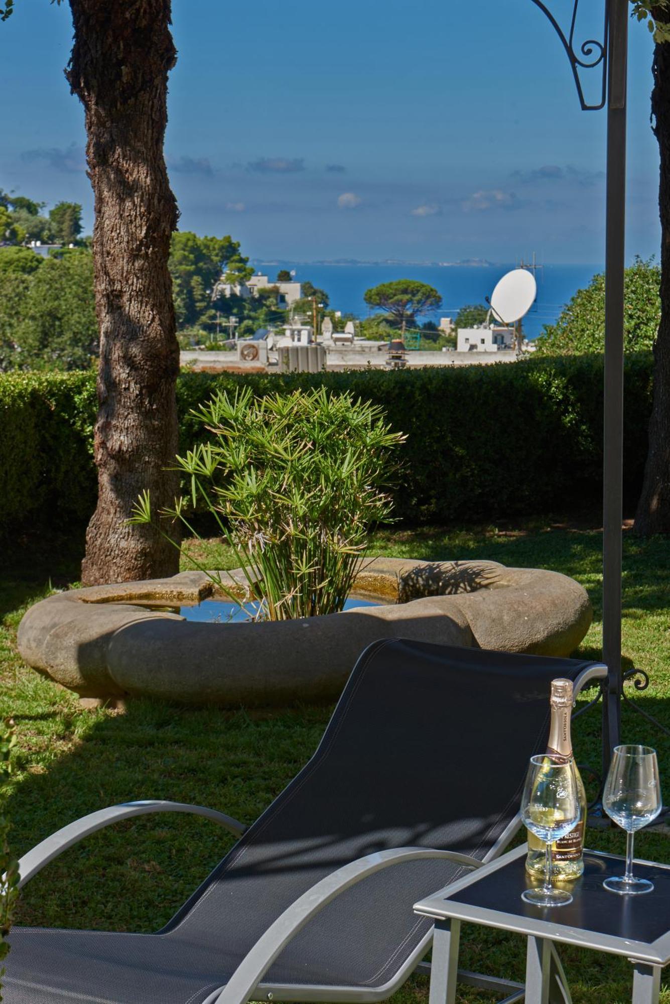 La Casa Dei Merli Capri Luaran gambar