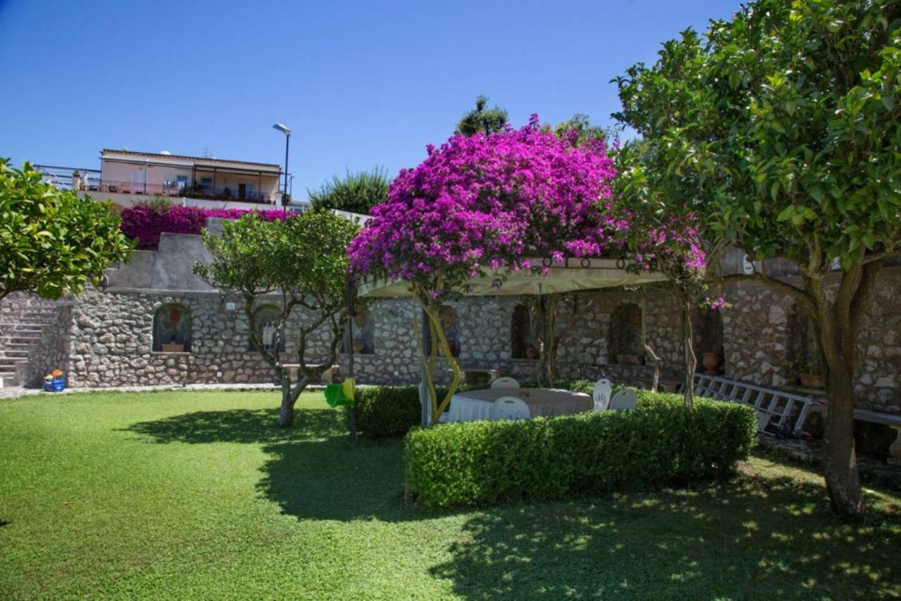 La Casa Dei Merli Capri Luaran gambar