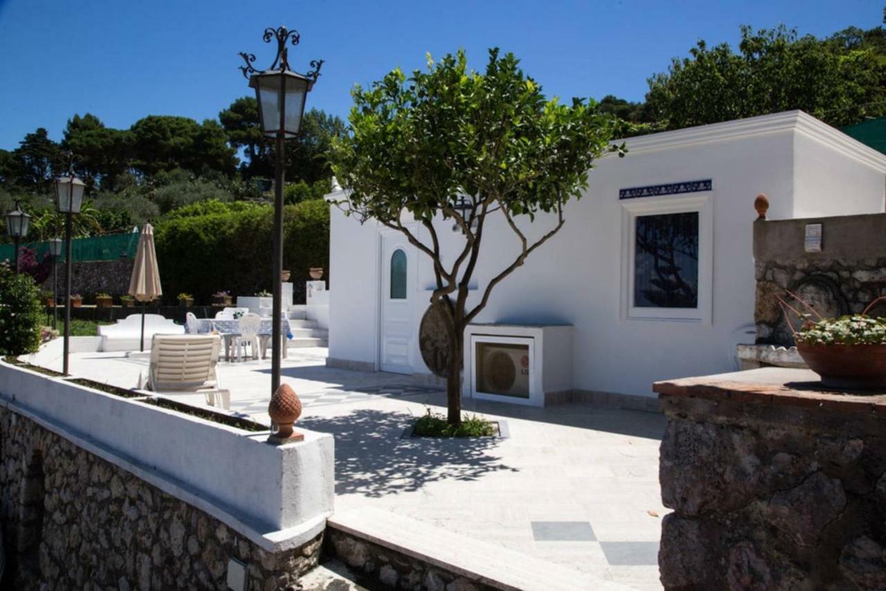 La Casa Dei Merli Capri Luaran gambar